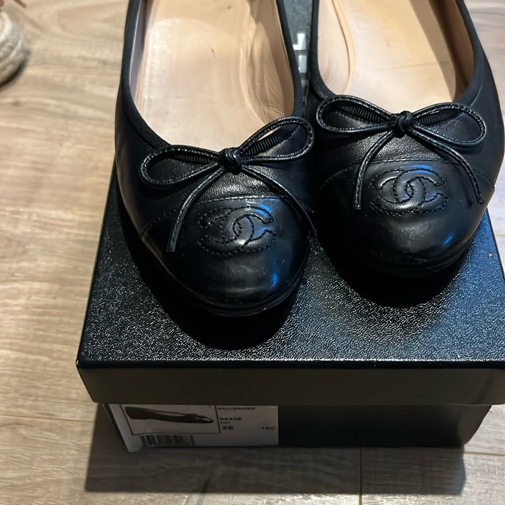 Black Chanel flats size 6